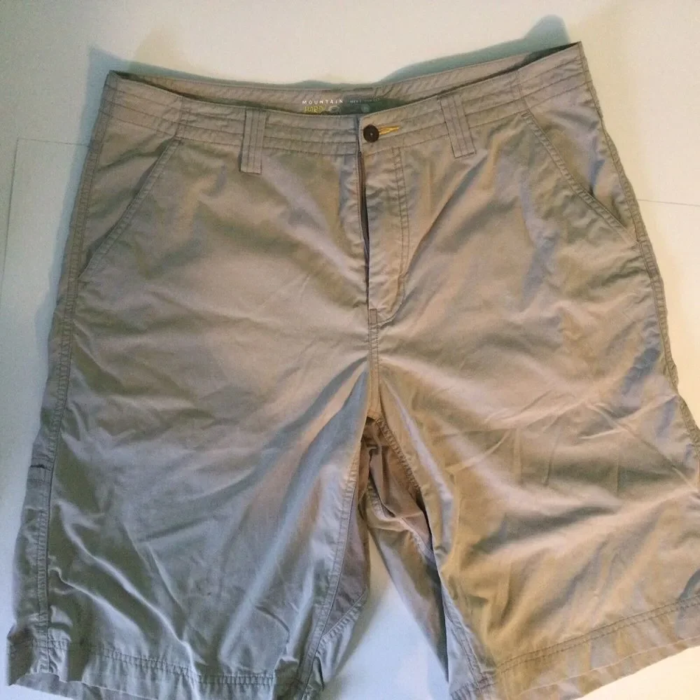 Mountain Hardwear Shorts Cargo Hiking Shorts Utility Size 36‎ Brown Beige